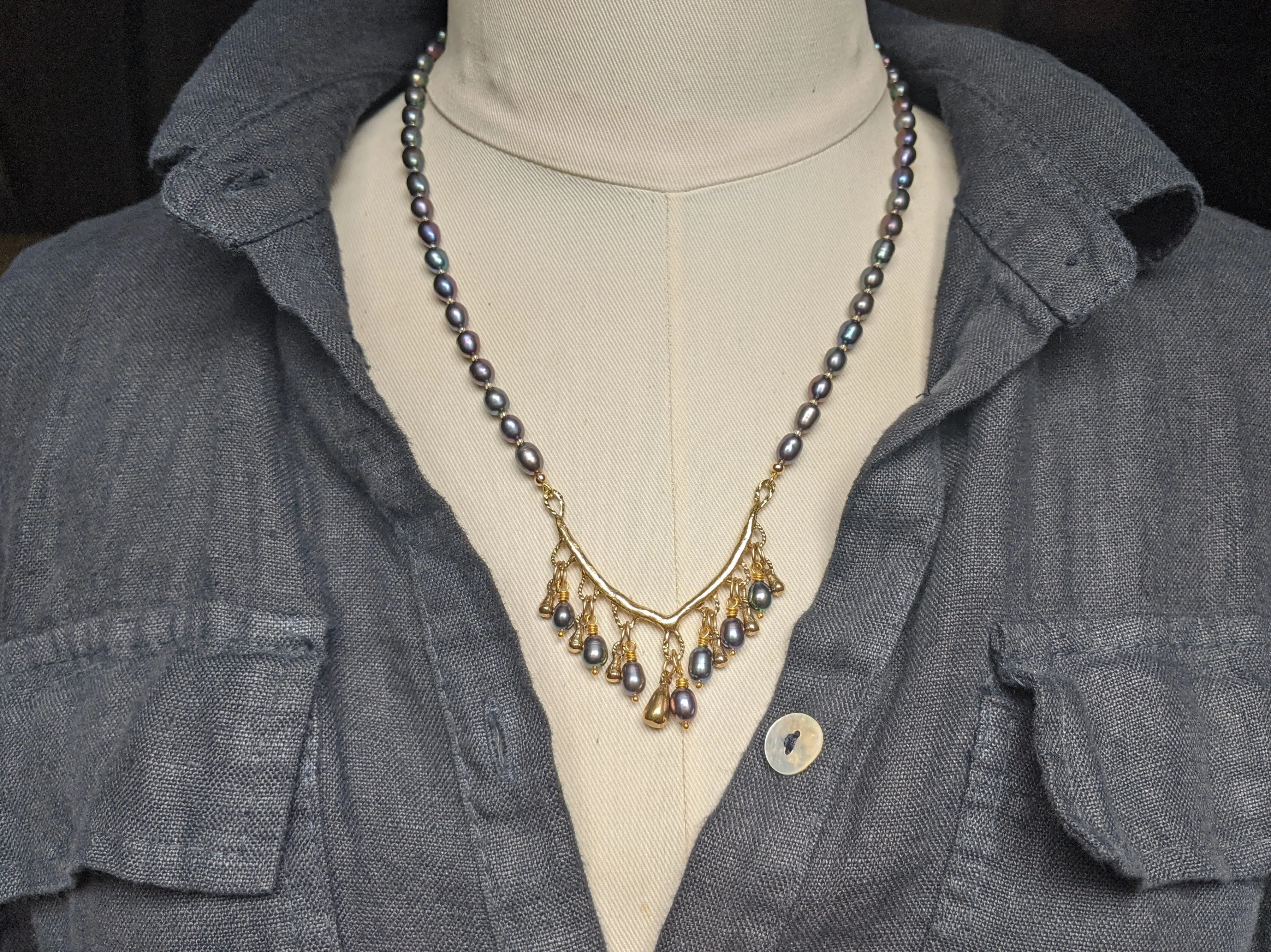 Black Chandelier Pearl Necklace