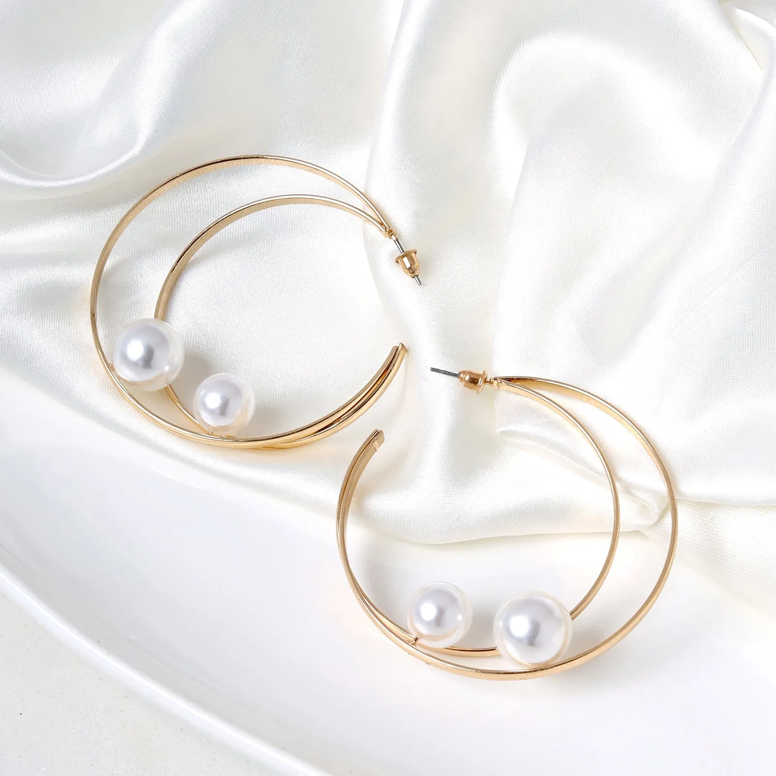 Coralia Pearl Gold Earrings
