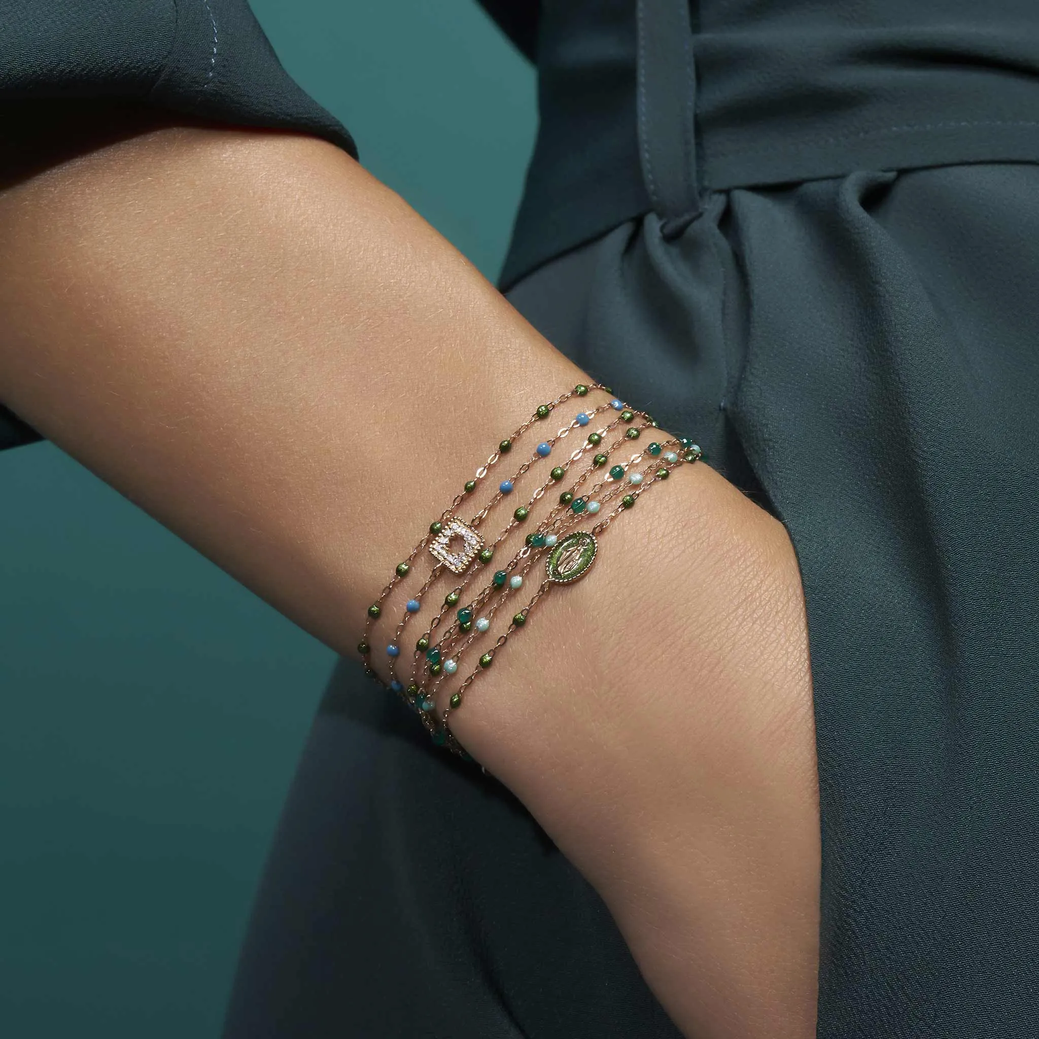Madone Resin Charm Classic Gigi Scarab Bracelet, Yellow Gold, 6.7"