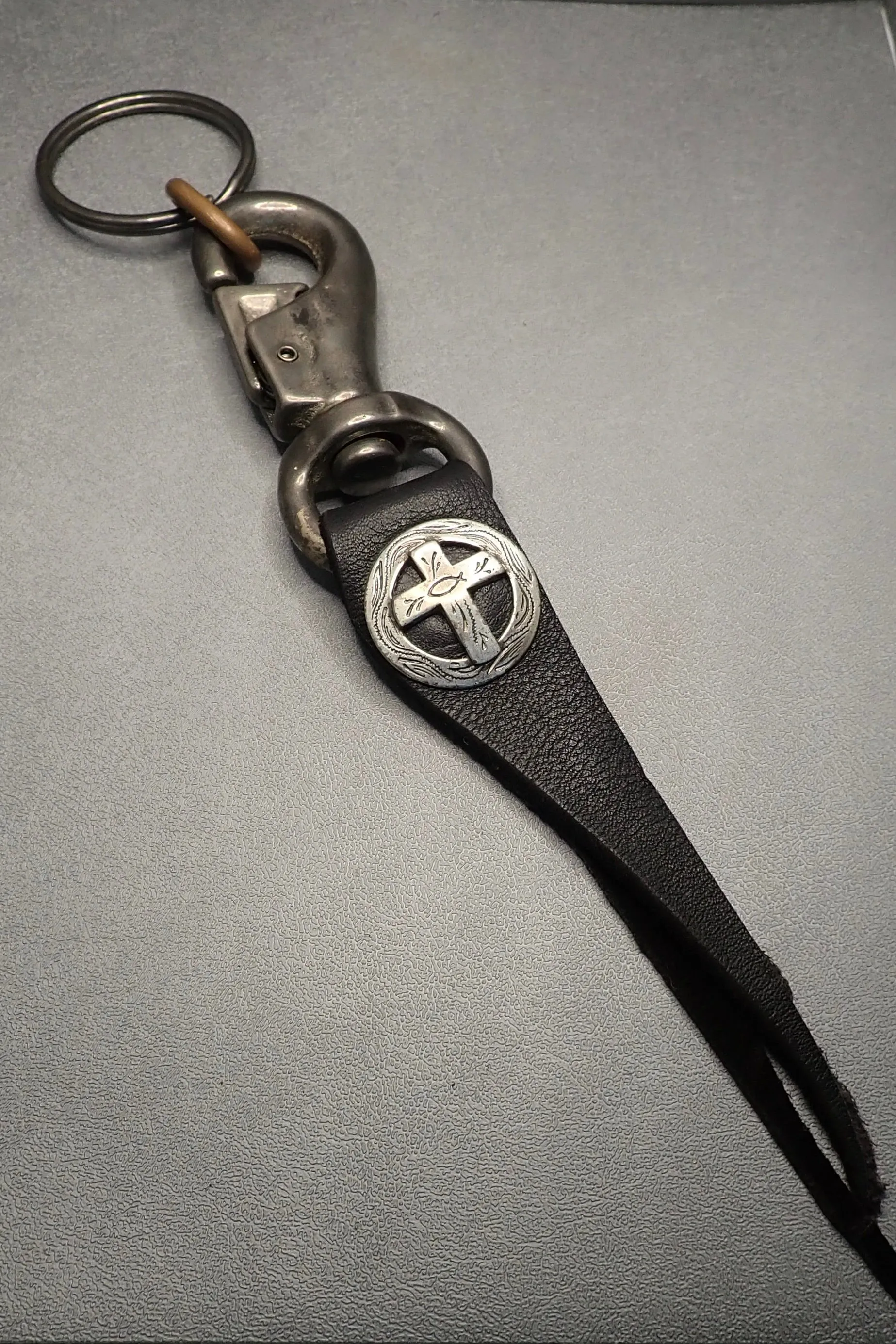 OVERSIZE HOOK KEYCHAIN - one made