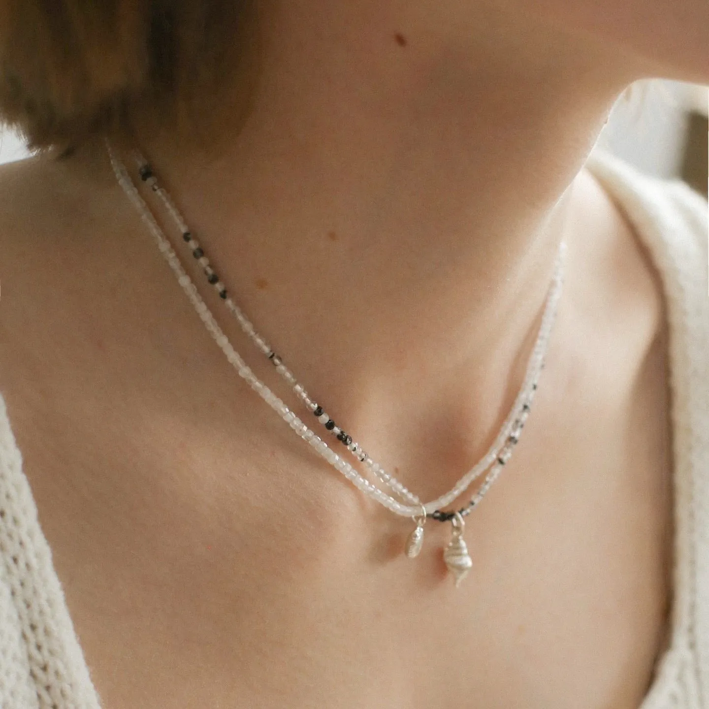 Silver Conch Shell Gems Bead Necklace
