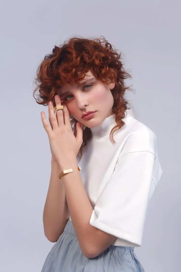 Square bracelet in gold