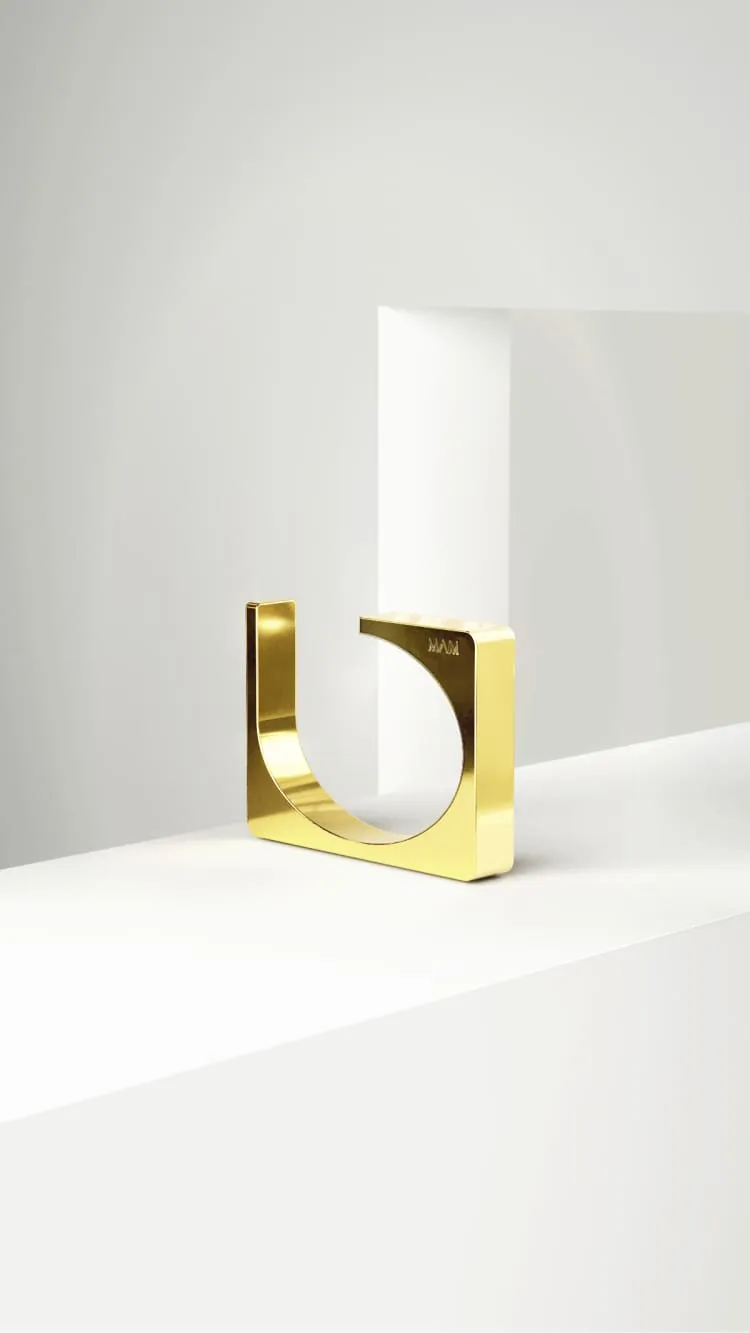 Square bracelet in gold