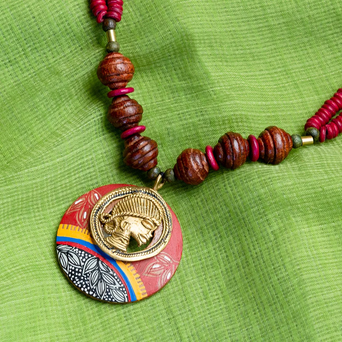 'Tribal Dhokra Maroon' Bohemian Brass Necklace Handmade In Dhokra Art (Brass, Wood, Bib)