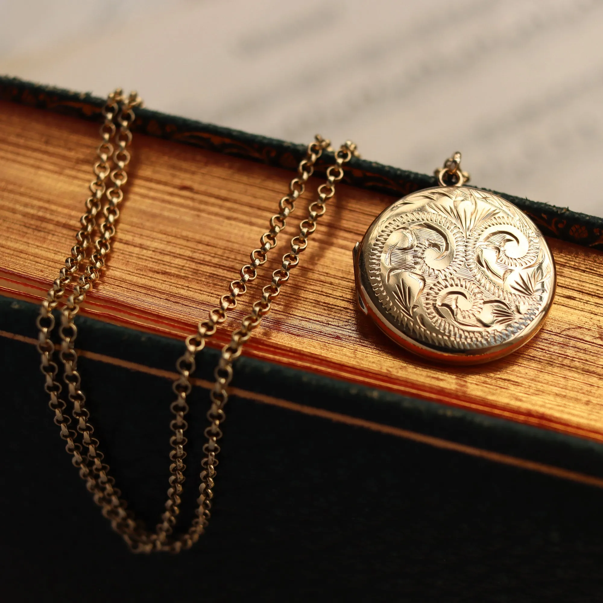 Vintage | 9ct Gold Filigree Locket Necklace