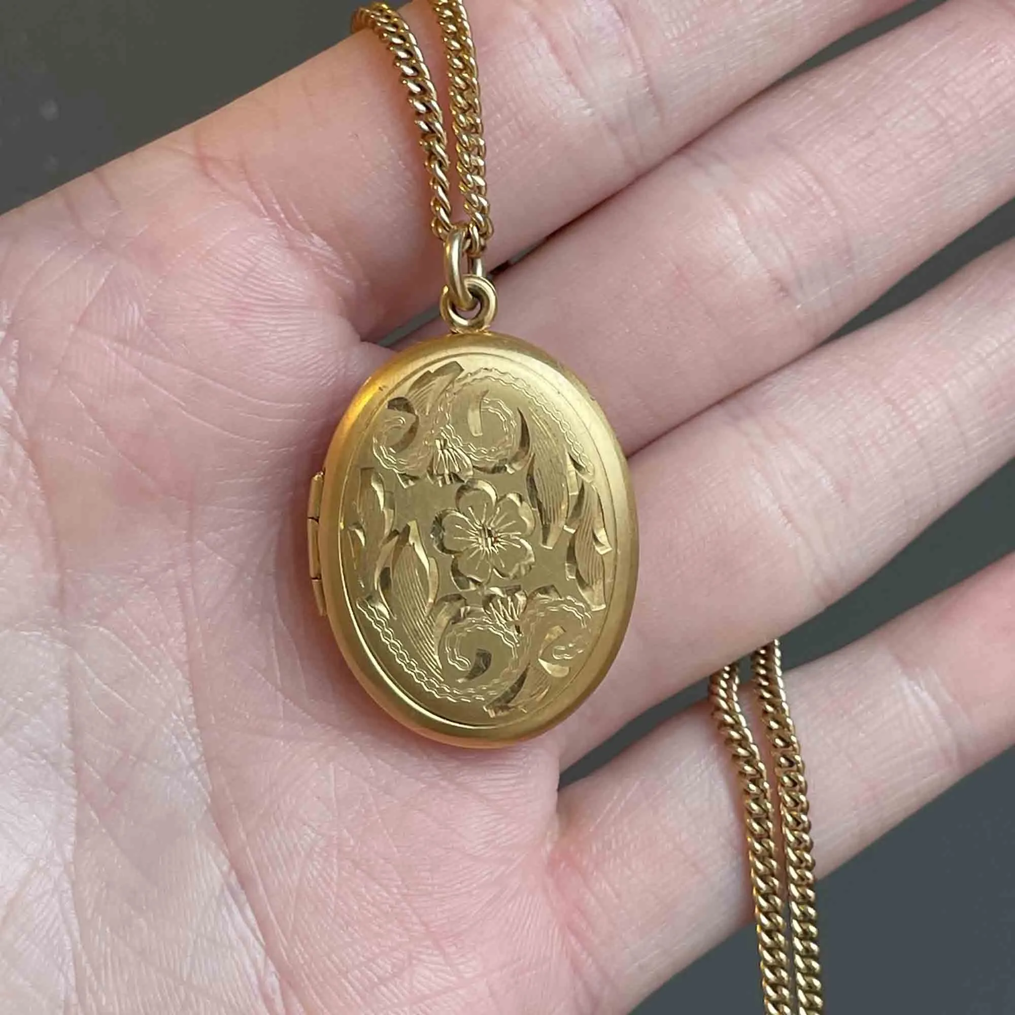 Vintage Forget Me Not Engraved Locket Necklace