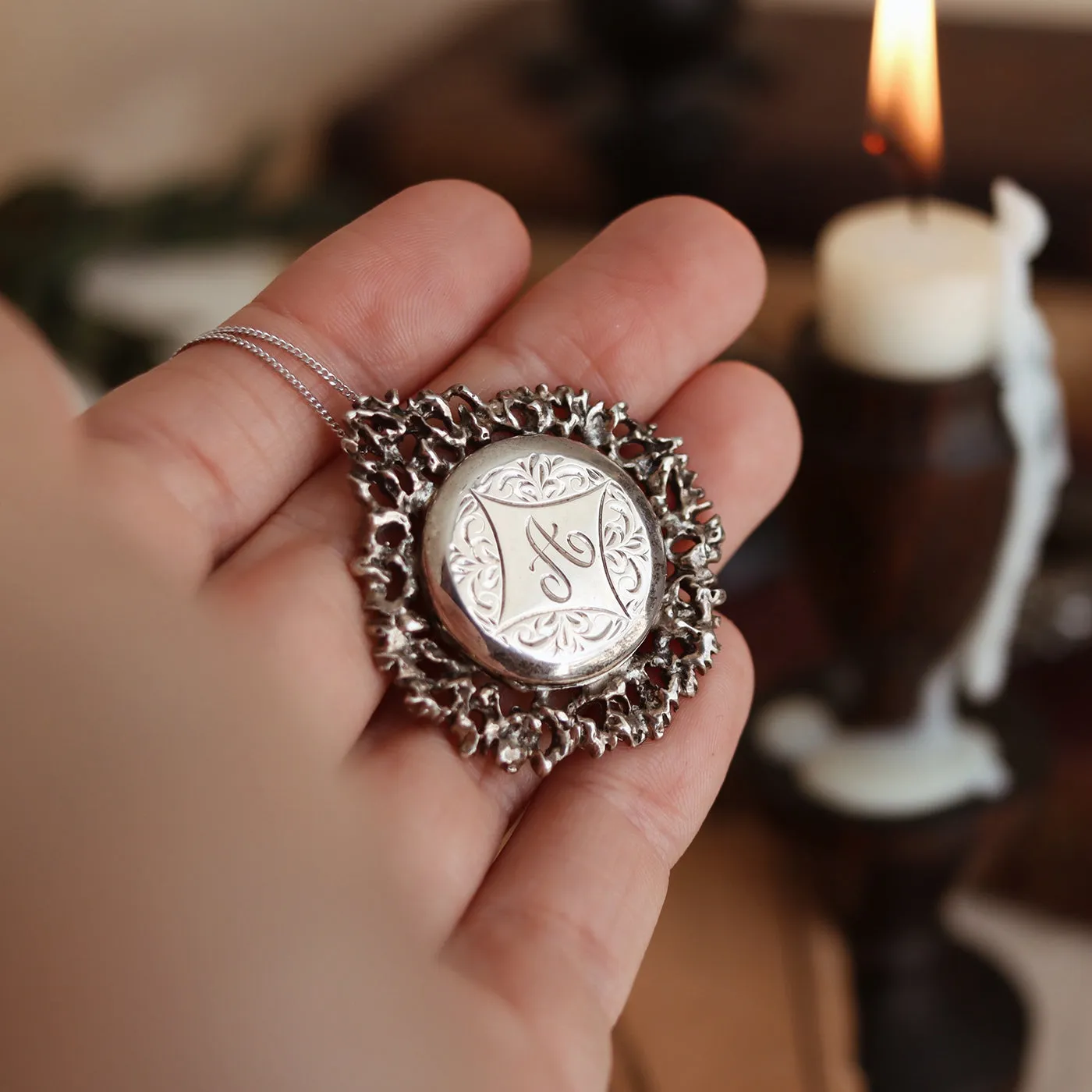 Vintage | Ornate A Locket Necklace