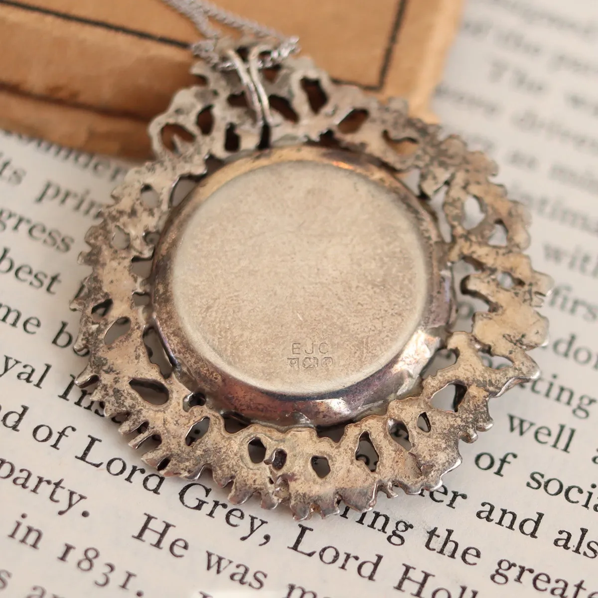 Vintage | Ornate A Locket Necklace