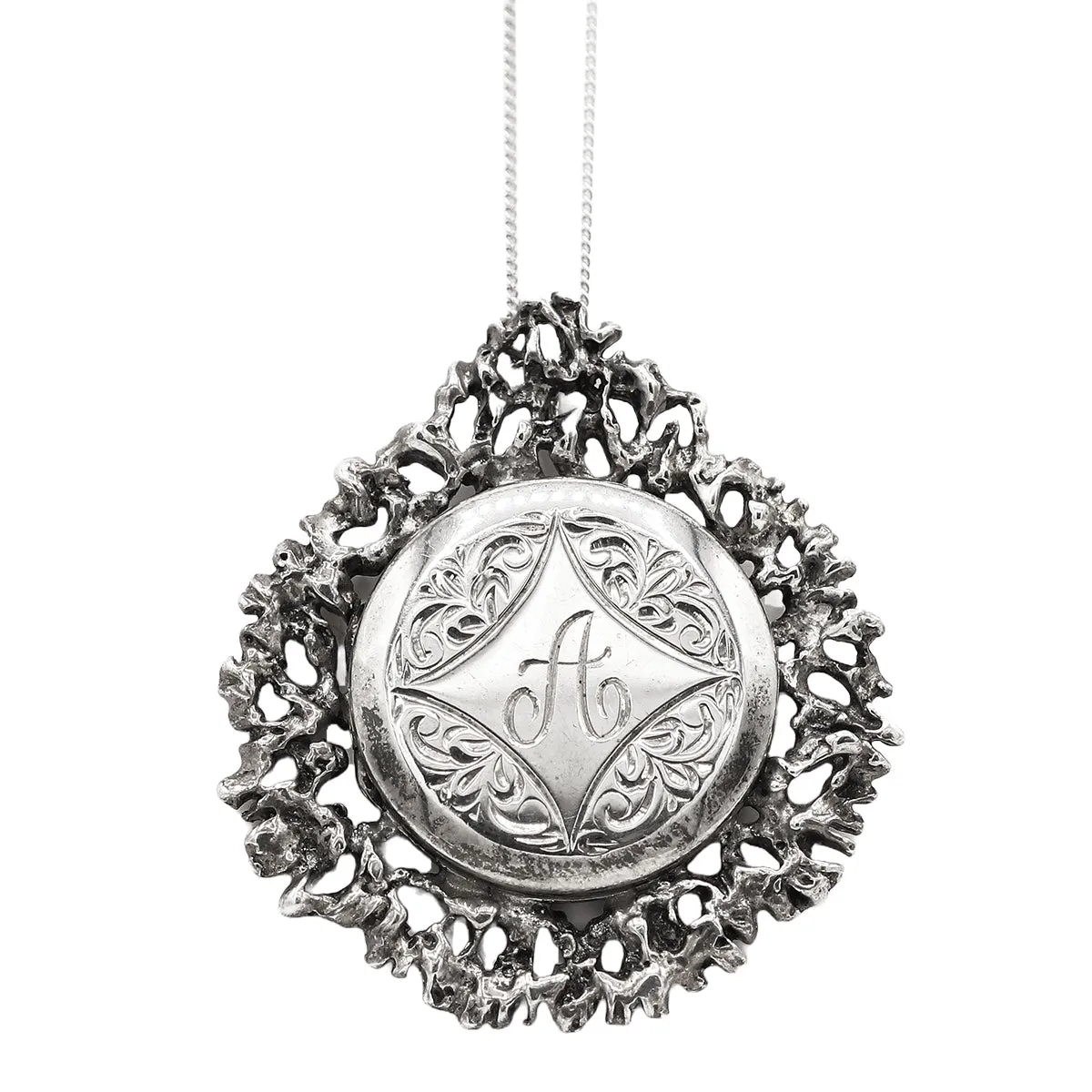 Vintage | Ornate A Locket Necklace
